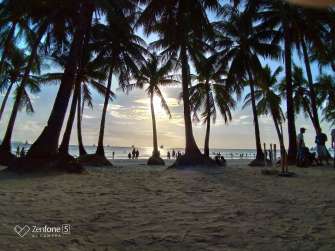 Boracay Philippines re-opening smartphone photo taken on an ASUS ZenFone 5 by Den Uy of TechKuya