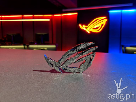ROG Eye Metallic Sculpture - ROG Unleashed