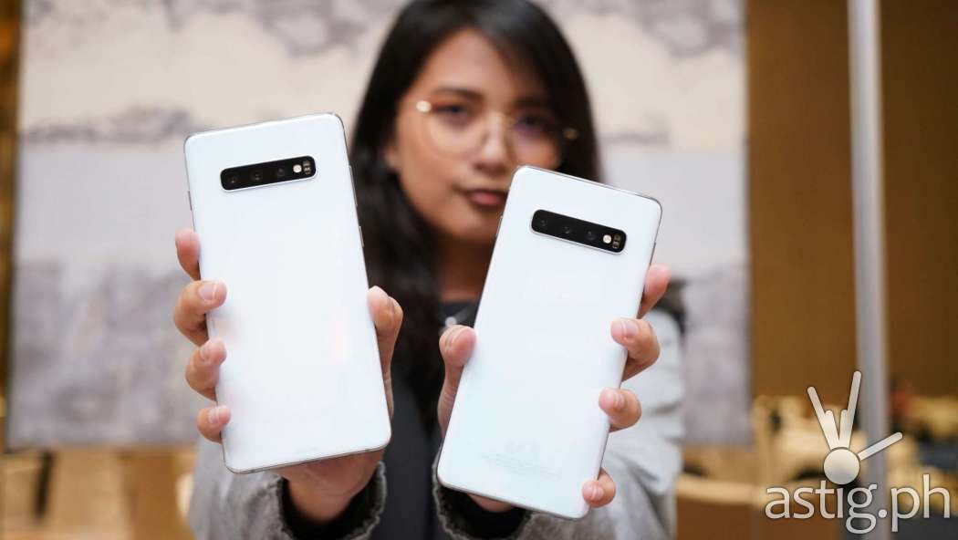 Samsung Galaxy S10 and Samsung Galaxy S10 Plus back white
