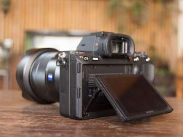 Tilting LCD screen - Sony A7R III (Philippines)