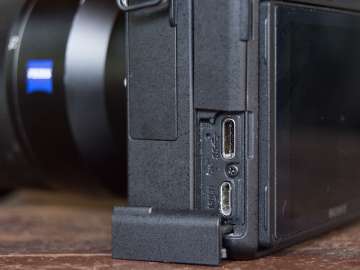 USB Type-C and Sony multi-terminal port - Sony A7R III (Philippines)