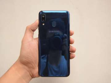 Handheld back - Samsung Galaxy A20 (Philippines)