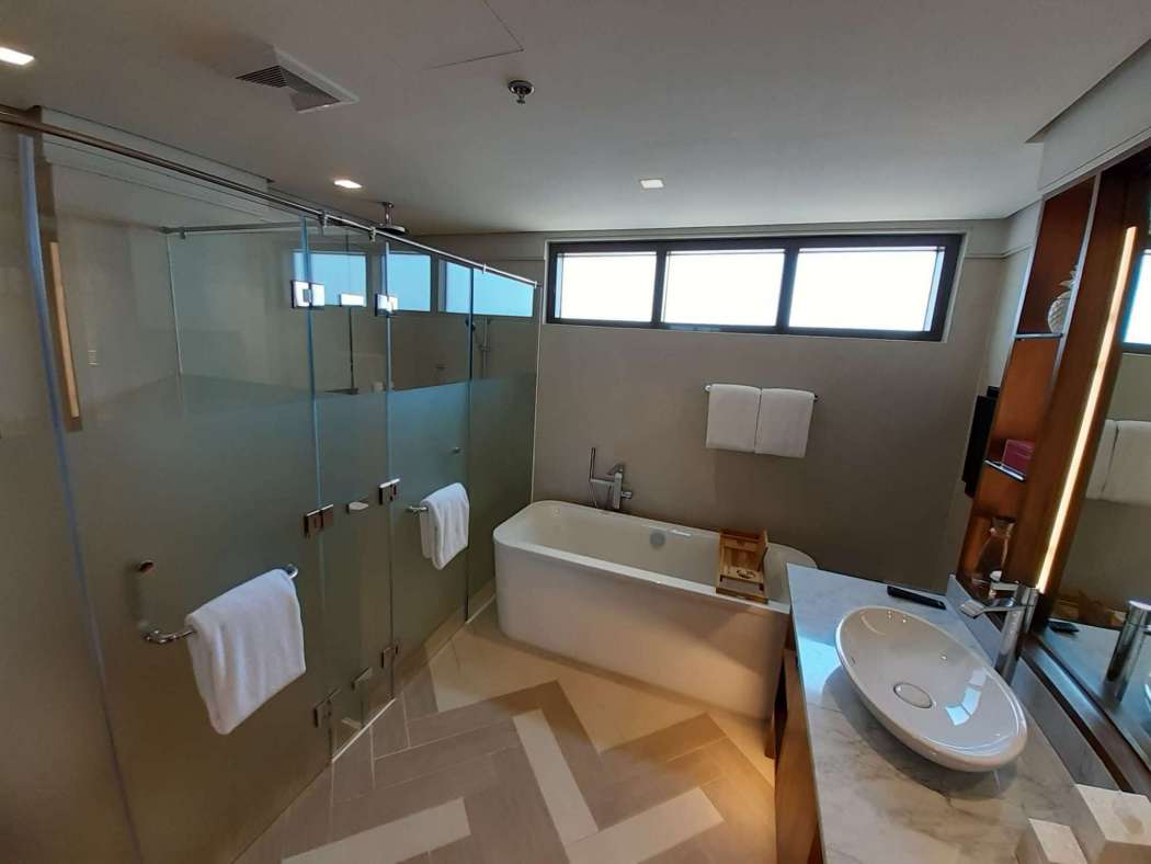 Indoor artificial light - Samsung Galaxy A20 (Philippines)