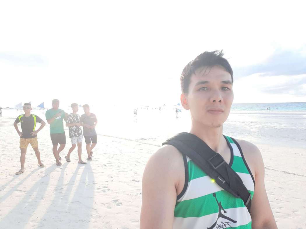 Selfie photo - Samsung Galaxy A20 (Philippines)