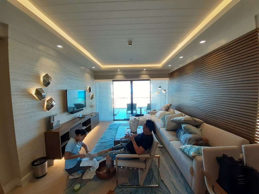 Wide angle indoor photo - Samsung Galaxy A20 (Philippines)