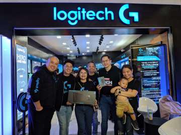 Logitech Philippines VP of Sales and Marketing Jesse Tan with fellow executives Thea Cornelio, Bernard Chow, Marlon Ballelos, Jarmine Borja, Sharleen Suarez, and Ice Santos - Logitech G Concept Store - Cyberzone SM North EDSA Annex, Quezon City, Philippines