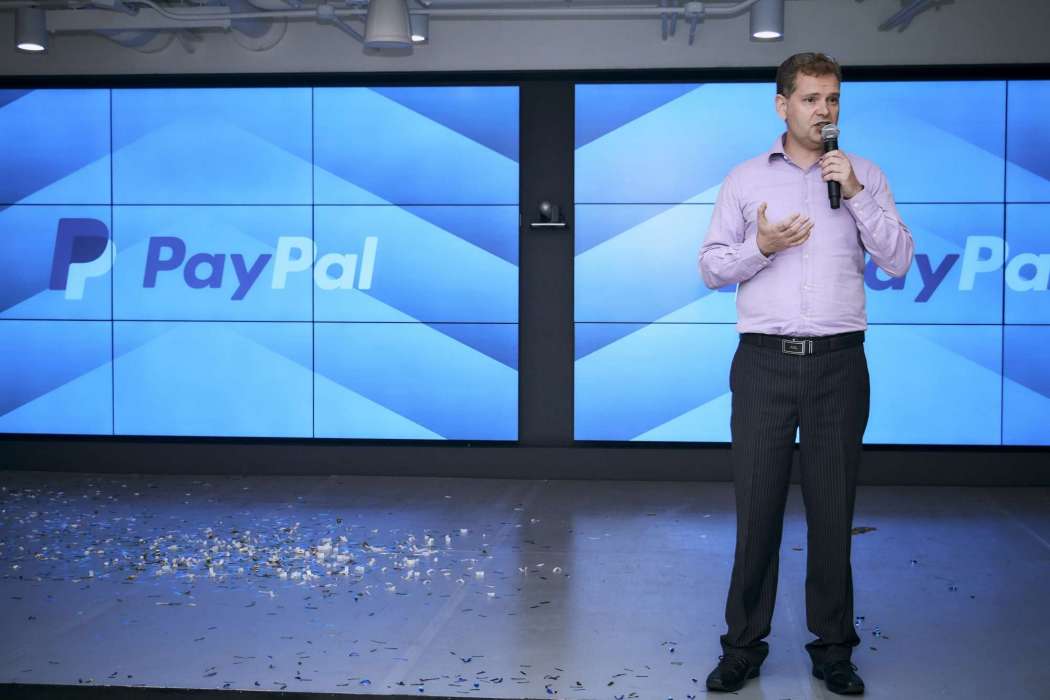 Senior Director and Philippine Site Lead John Nicholls delivers the welcome remarks, focusing on the company's goals and thanking the leadership