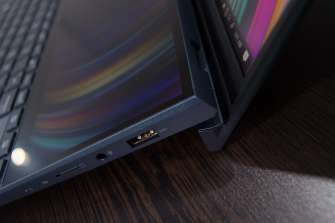 Screenpad, IO ports - ASUS ZenBook Duo (Philippines)