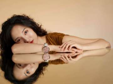 vivomove Luxe Light Sand Leather with 18K Rose Gold Hardware