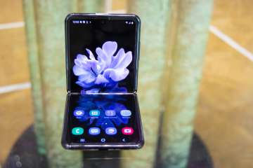 Lying on table - Samsung Galaxy Z Flip (Philippines)