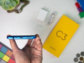 Bottom handheld - Realme C3 Philippines
