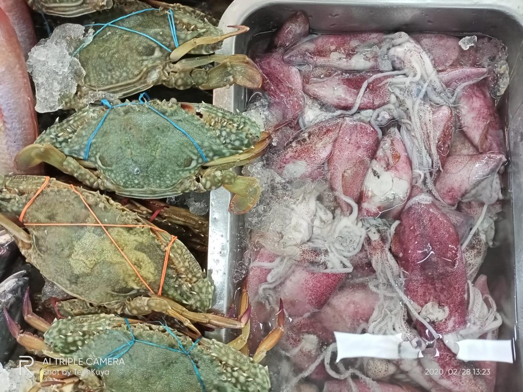 Indoors artificial light - realme C3 sample photo (Philippines)