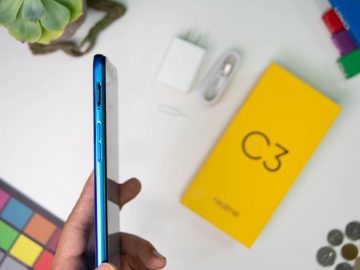 Left handheld - Realme C3 Philippines