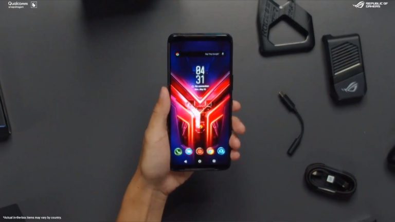 ROG phone 3 flatlay