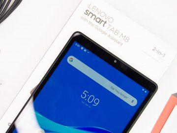 Front on box - Lenovo Smart Tab M8 (Philippines)