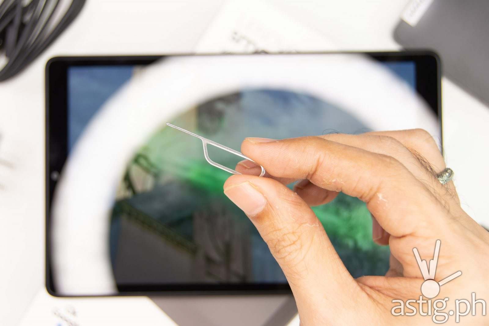 Pin tool - Lenovo Smart Tab M8 (Philippines)