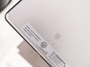 Rear bottom - Lenovo Smart Tab M8 (Philippines)