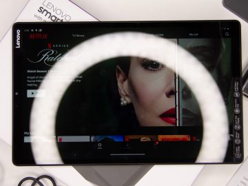 Netflix - Lenovo Smart Tab M10 FHD Plus (Philippines)