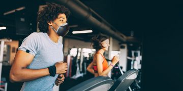 LG PuriCare™ Wearable Air Purifier with VoiceON™