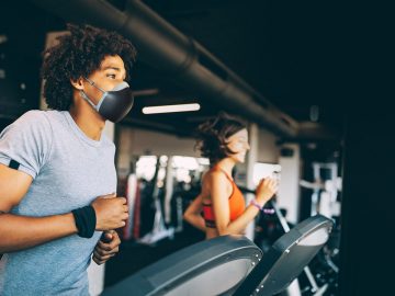 LG PuriCare™ Wearable Air Purifier with VoiceON™