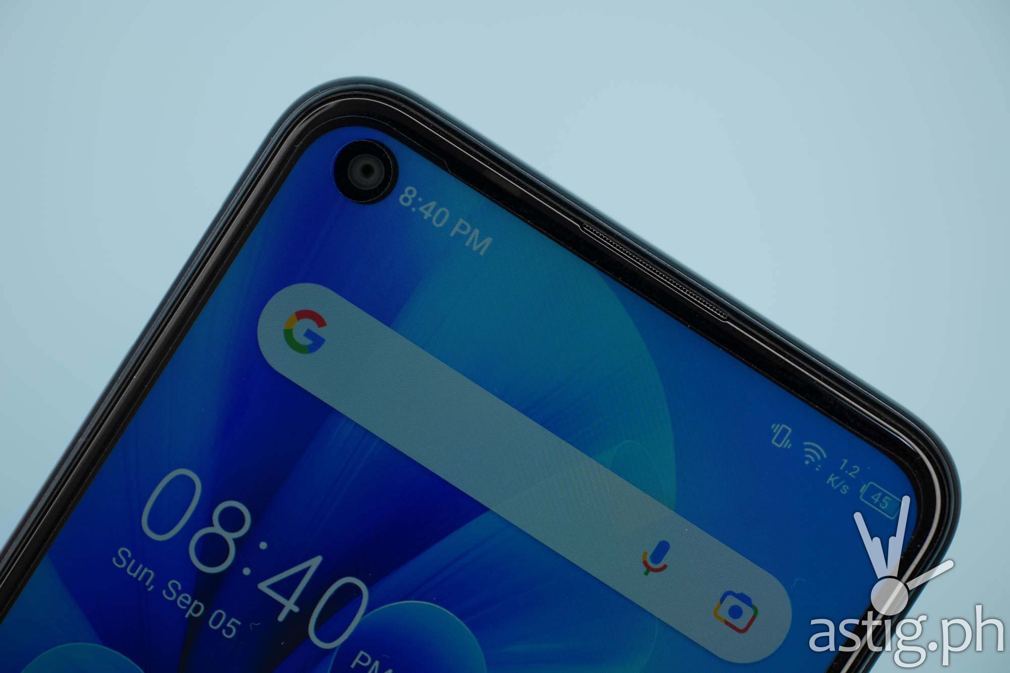 Dot-in notch, 8MP selfie camera - TECNO Spark 7 Pro
