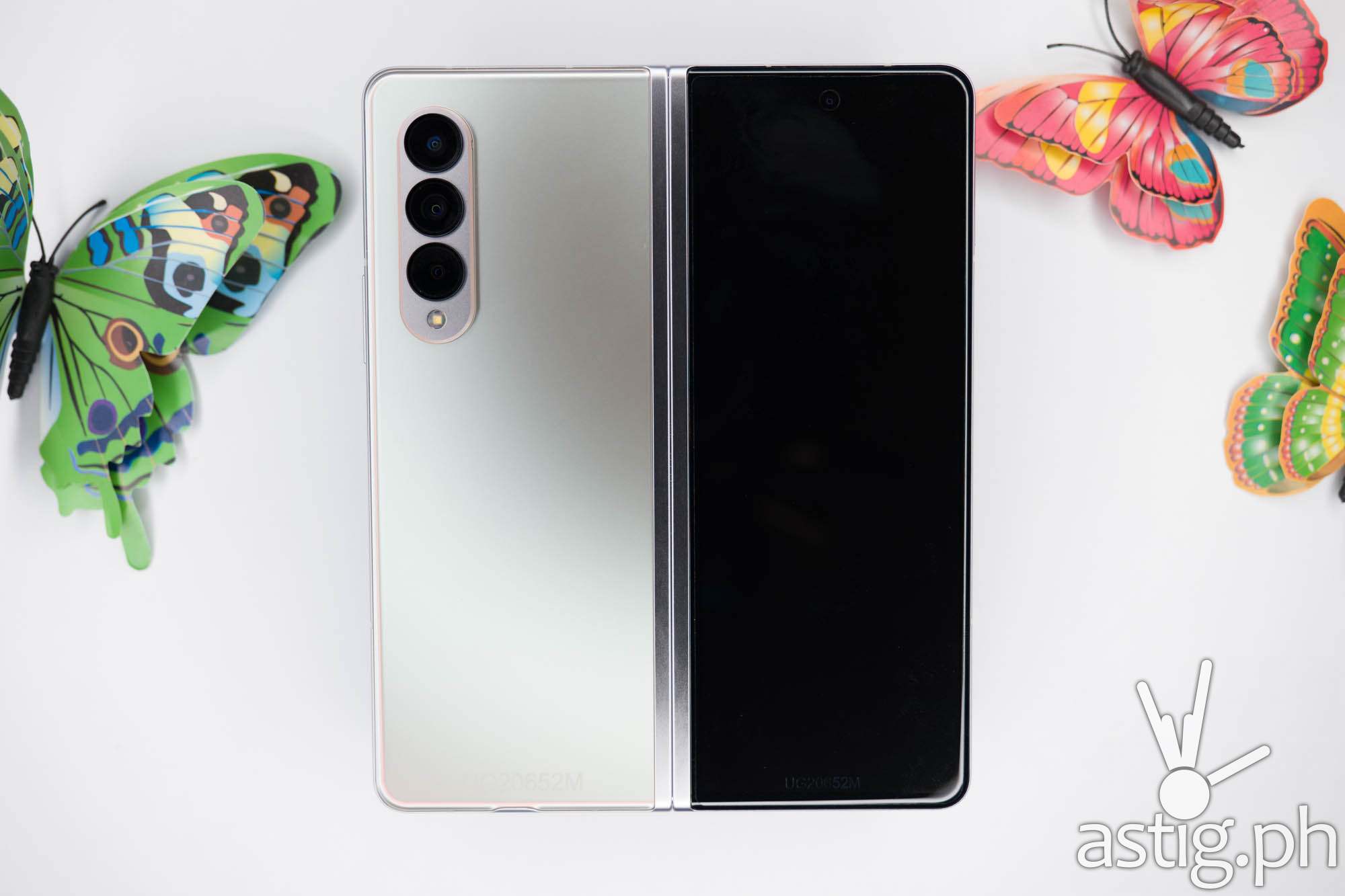 Flatlay back - SAMSUNG Galaxy Z Fold3 5G (Philippines)