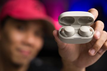 Handheld in case - Sony WF-1000XM4 (Philippines)