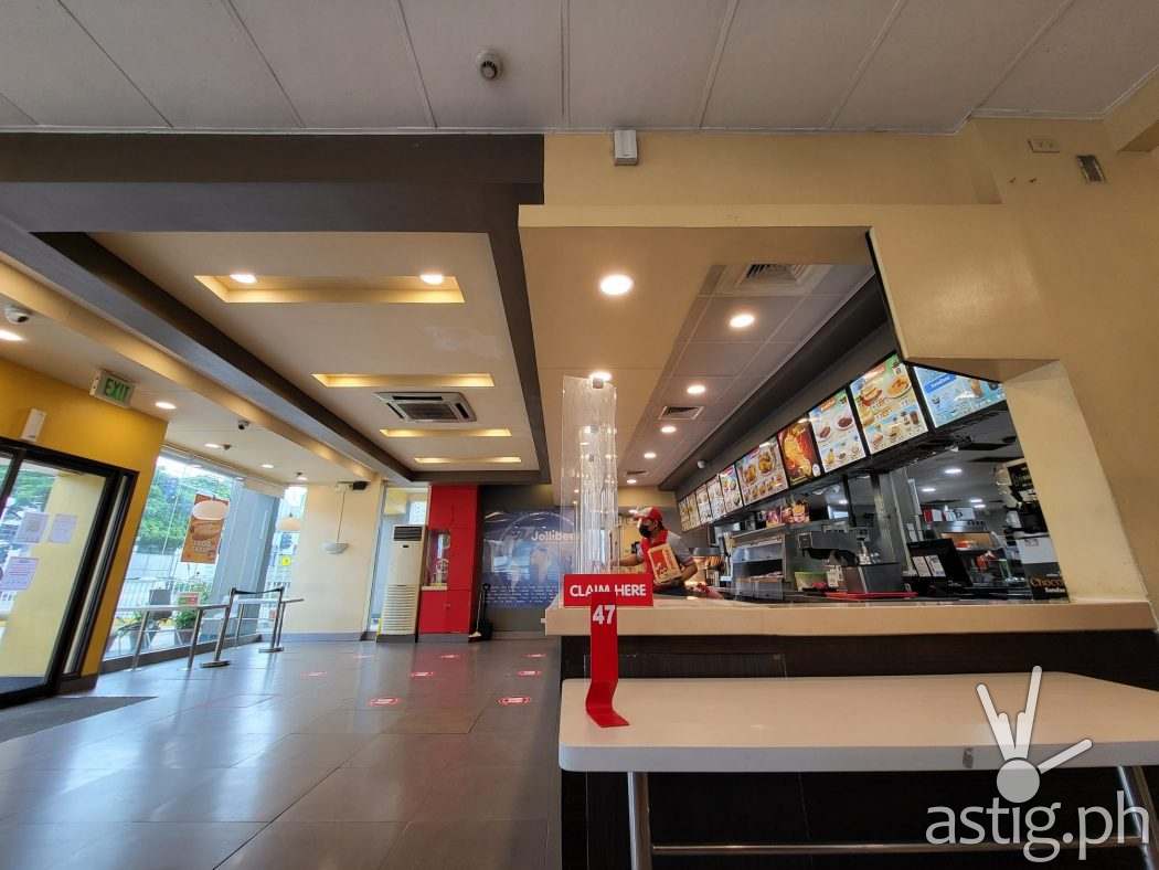 Ultrawide indoors - SAMSUNG Galaxy Z Fold3 sample photo