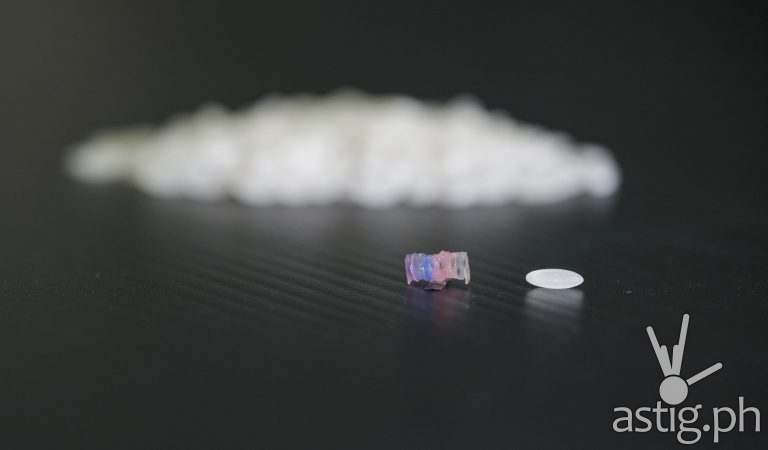 Scientists develop grain-sized drug courier robots that can treat cancer